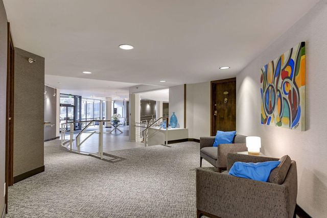 6566 France Avenue S 901, Edina, MN 55435