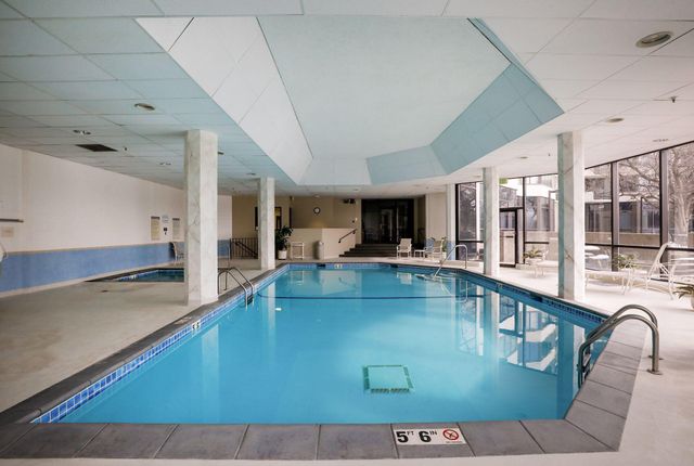 6566 France Avenue S 901, Edina, MN 55435