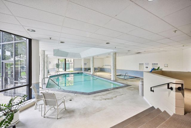 6566 France Avenue S 901, Edina, MN 55435