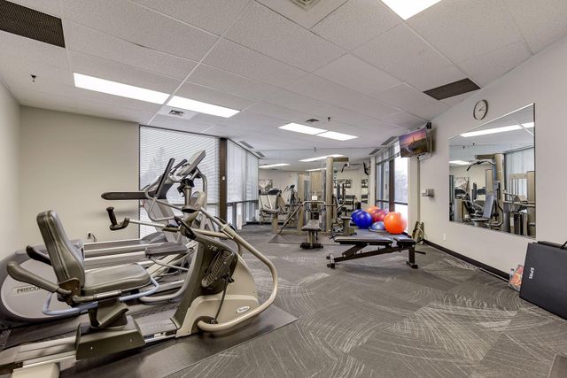 6566 France Avenue S 901, Edina, MN 55435