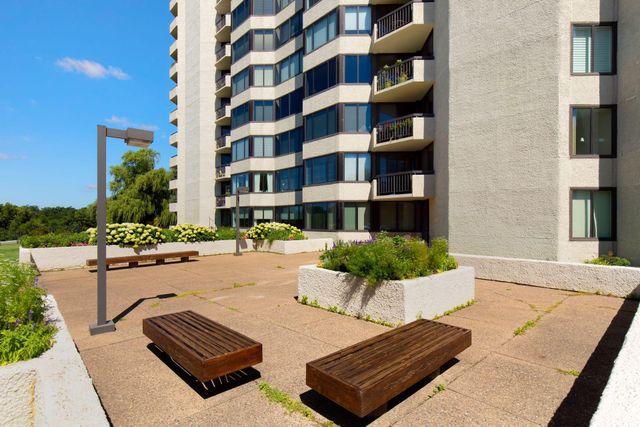 6566 France Avenue S 901, Edina, MN 55435