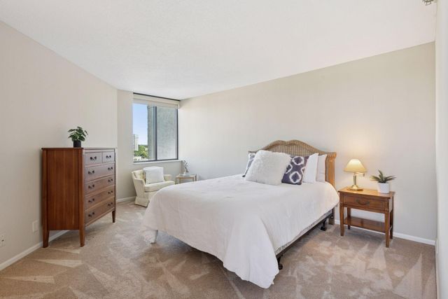 6566 France Avenue S 901, Edina, MN 55435