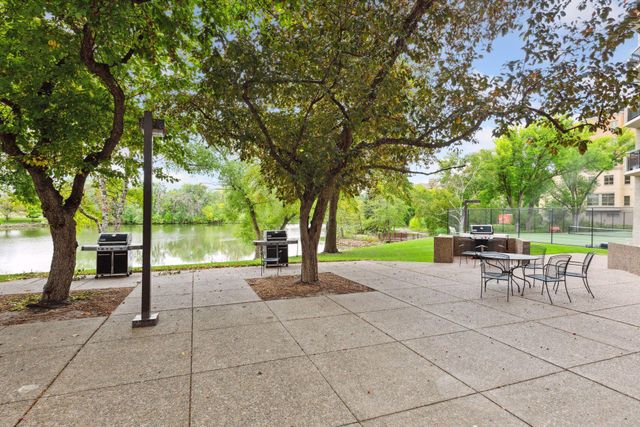 6566 France Avenue S 901, Edina, MN 55435