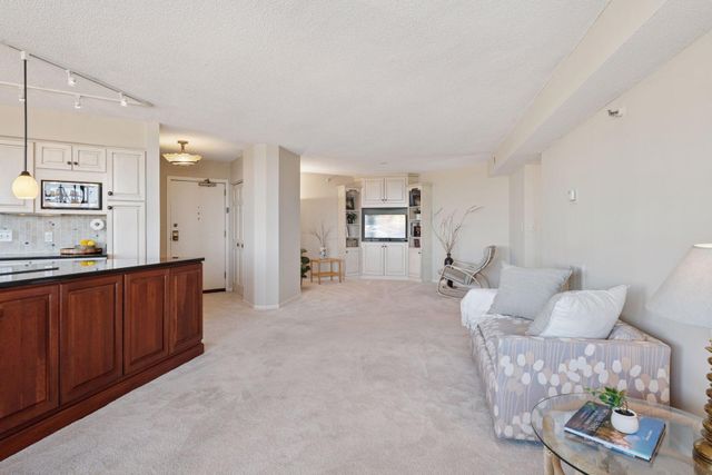 6566 France Avenue S 901, Edina, MN 55435