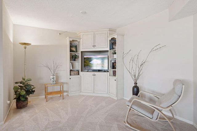 6566 France Avenue S 901, Edina, MN 55435