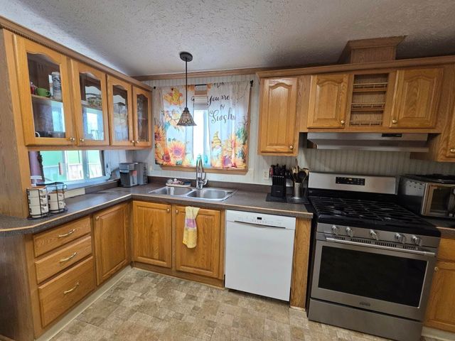 34693 N Brookwood, Bloomingdale Twp, MI 49055
