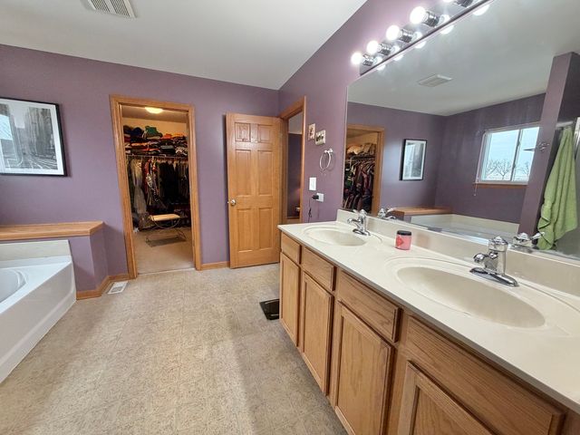 2653 Huntington Drive, Belvidere, IL 61008