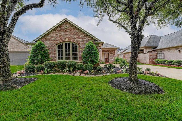 1918 Supplejack Court, Sugar Land, TX 77479