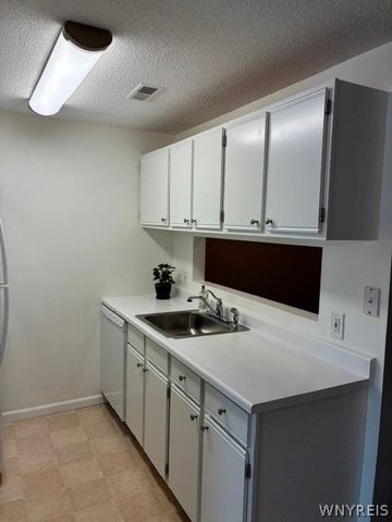9B Sunmist 9B, Amherst, NY 14228