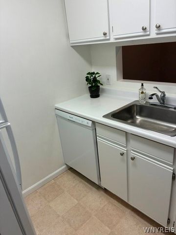 9B Sunmist 9B, Amherst, NY 14228