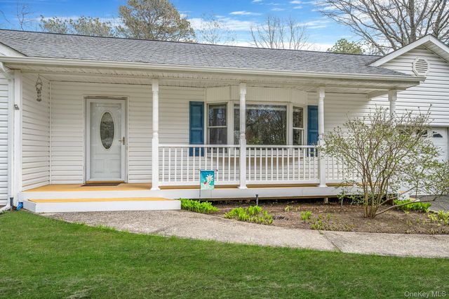 367 Hewlett Avenue, East Patchogue, NY 11772