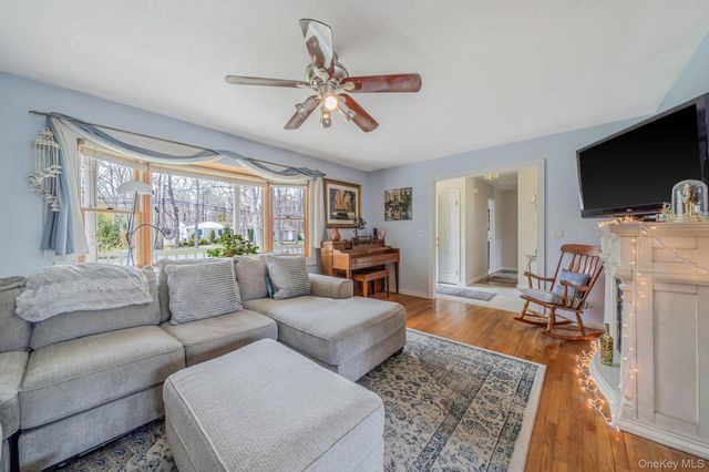 367 Hewlett Avenue, East Patchogue, NY 11772