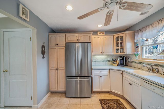 367 Hewlett Avenue, East Patchogue, NY 11772