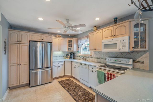 367 Hewlett Avenue, East Patchogue, NY 11772