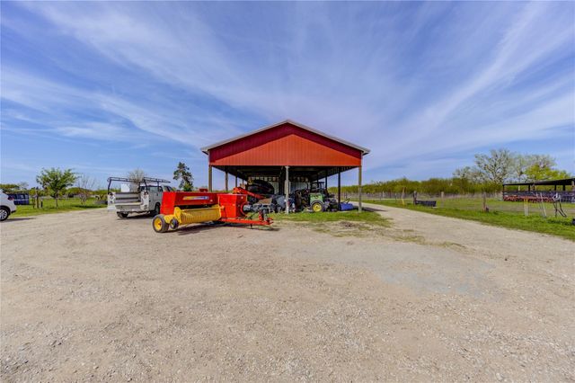 8570 Sunny Side Road, Hempstead, TX 77445