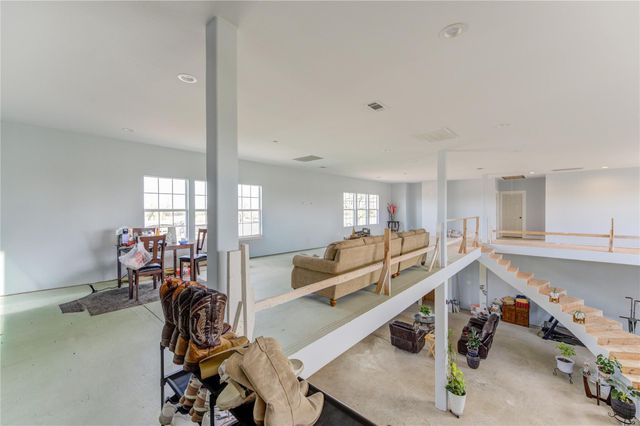 8570 Sunny Side Road, Hempstead, TX 77445