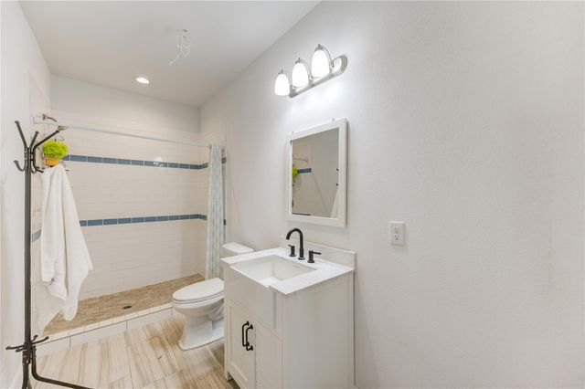 8570 Sunny Side Road, Hempstead, TX 77445