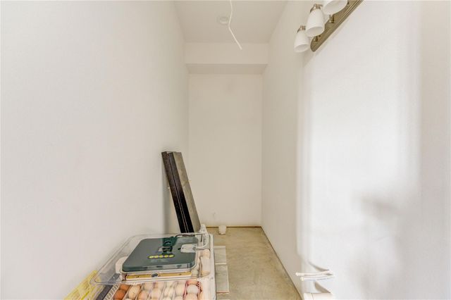 8570 Sunny Side Road, Hempstead, TX 77445