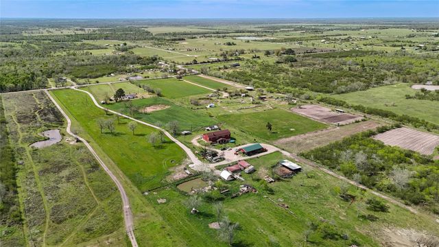 8570 Sunny Side Road, Hempstead, TX 77445