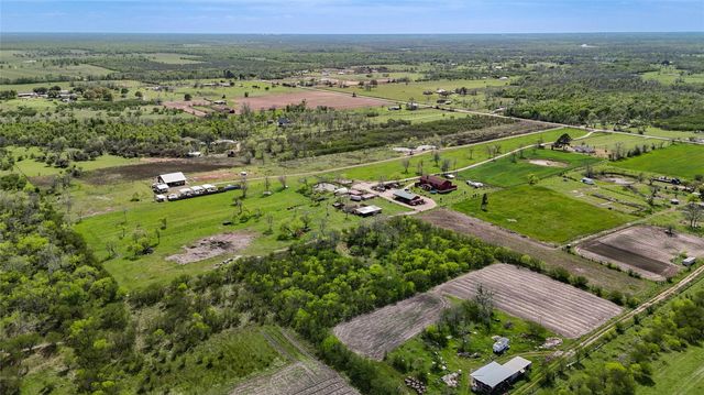 8570 Sunny Side Road, Hempstead, TX 77445