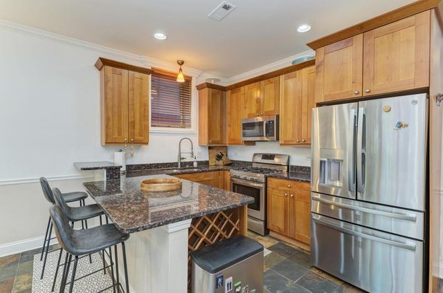 4222 S King Drive 1S, Chicago, IL 60653