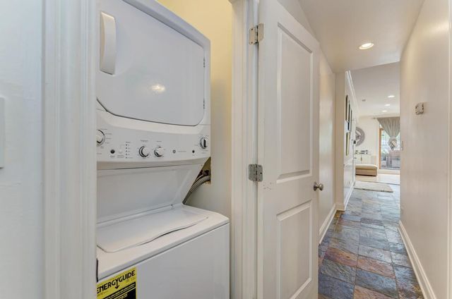 4222 S King Drive 1S, Chicago, IL 60653