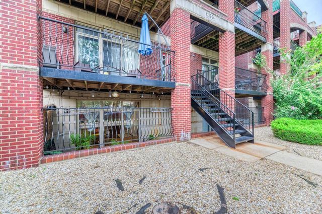 4222 S King Drive 1S, Chicago, IL 60653