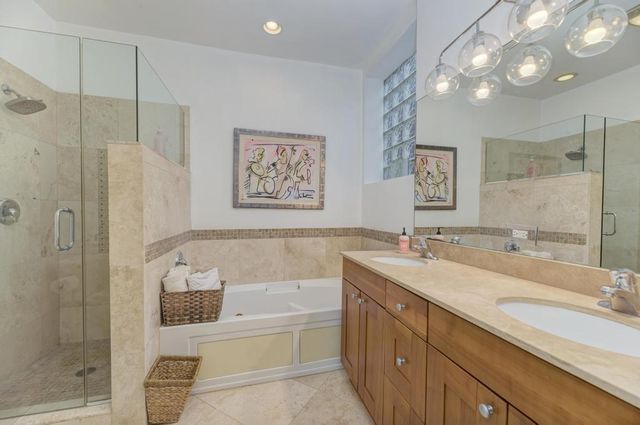 4222 S King Drive 1S, Chicago, IL 60653