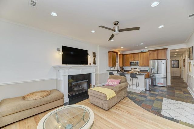 4222 S King Drive 1S, Chicago, IL 60653
