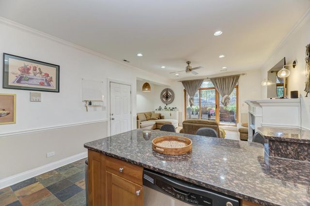 4222 S King Drive 1S, Chicago, IL 60653