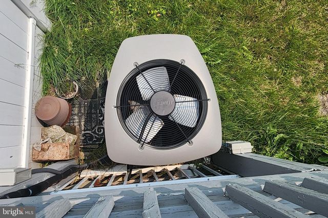 409 FEATHER DR, Newark, DE 19702