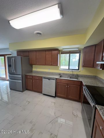 110 Elwood Road, Jacksonville, NC 28546