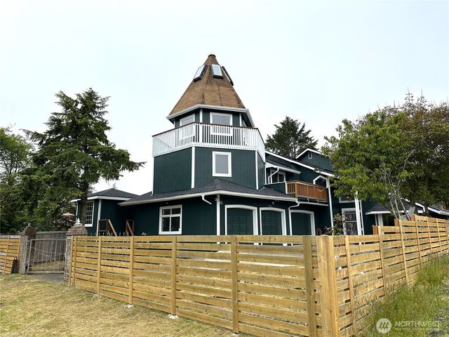 832 Whale Court SW, Ocean Shores, WA 98569