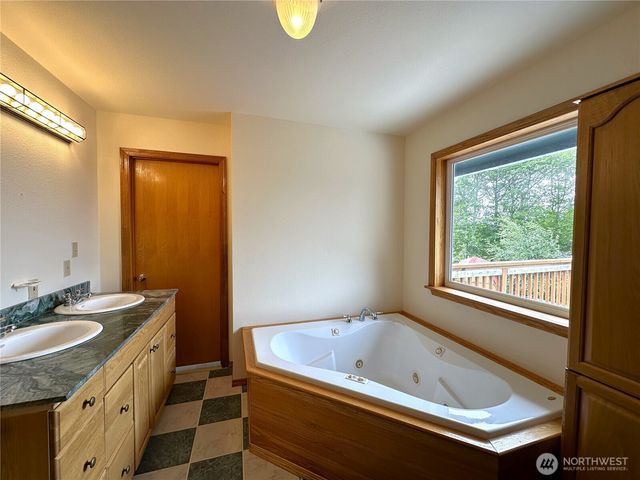 832 Whale Court SW, Ocean Shores, WA 98569