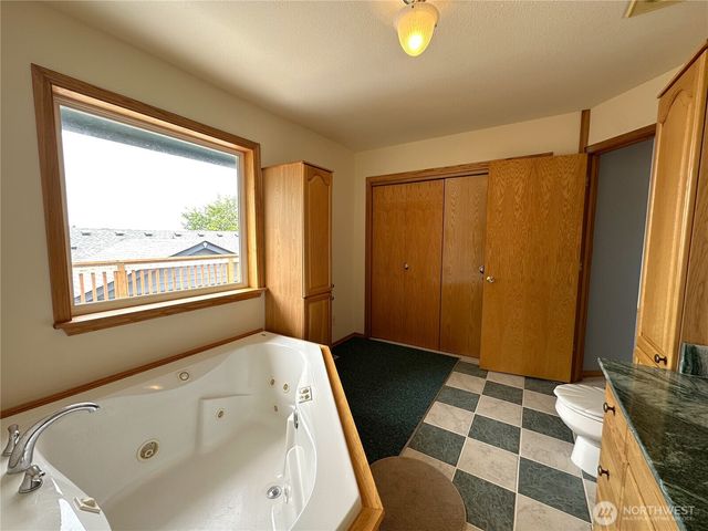 832 Whale Court SW, Ocean Shores, WA 98569