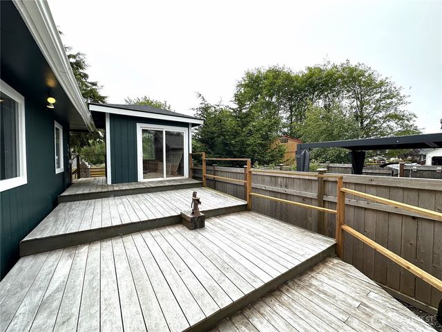 832 Whale Court SW, Ocean Shores, WA 98569