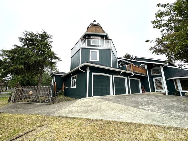 832 Whale Court SW, Ocean Shores, WA 98569