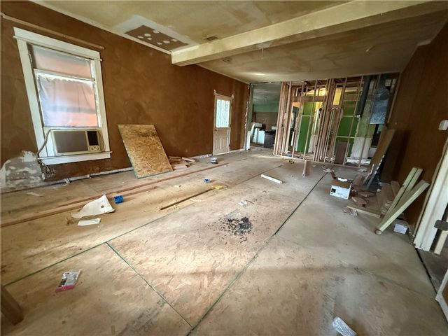 202 6th Avenue S, Greenwood, MO 64034