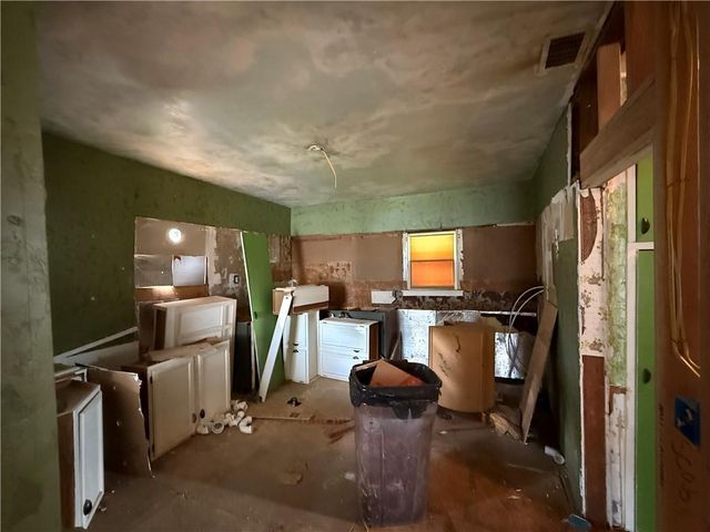 202 6th Avenue S, Greenwood, MO 64034