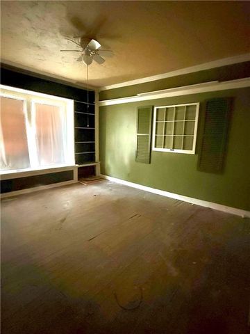 202 6th Avenue S, Greenwood, MO 64034