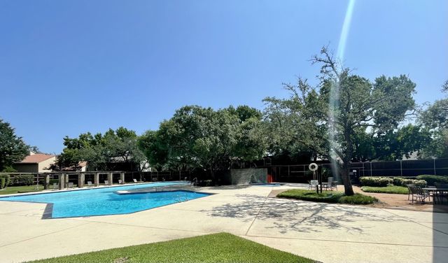 9142 Emberglow Lane, Dallas, TX 75243