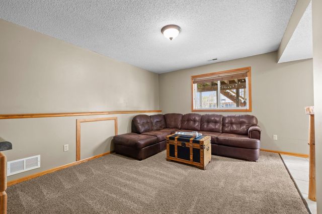 6235 146th Street N, Hugo, MN 55038