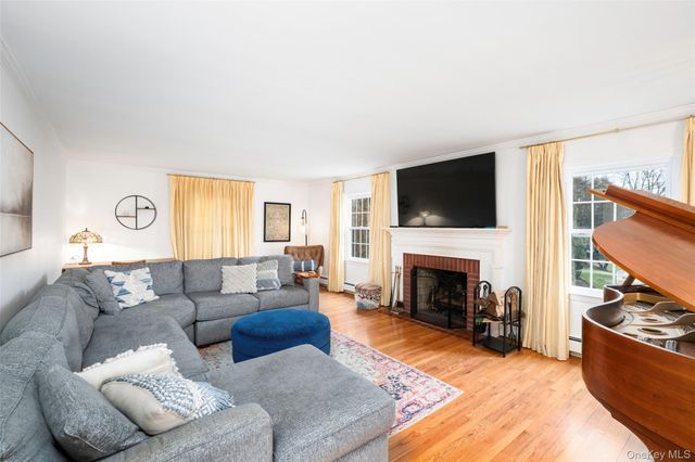 44 Thornwood Drive, Poughkeepsie, NY 12603