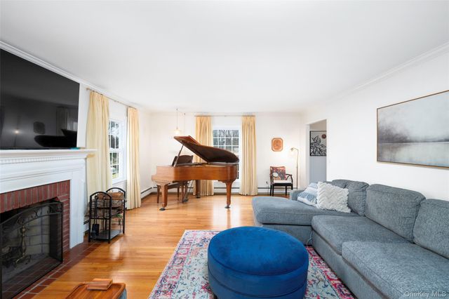 44 Thornwood Drive, Poughkeepsie, NY 12603