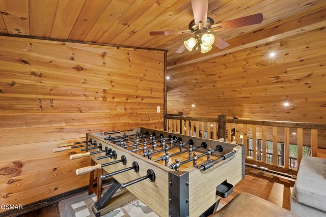 1625 Bear Claw Way, Sevierville, TN 37862