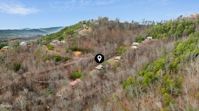 1625 Bear Claw Way, Sevierville, TN 37862