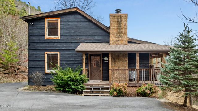 1625 Bear Claw Way, Sevierville, TN 37862
