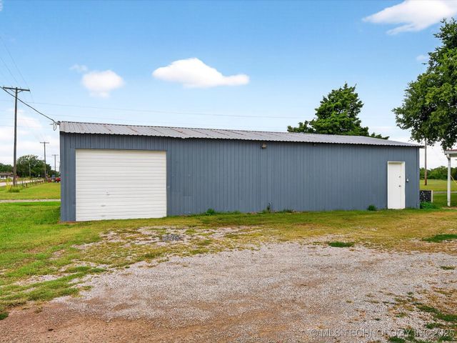396950 W 1300 Road, Dewey, OK 74029