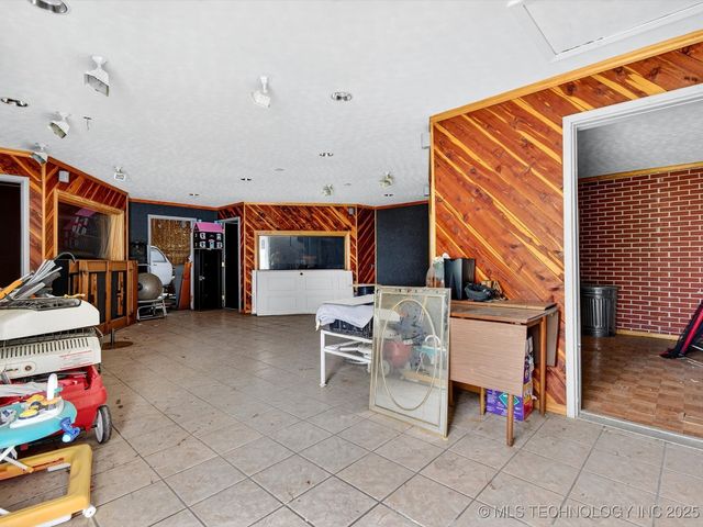 396950 W 1300 Road, Dewey, OK 74029