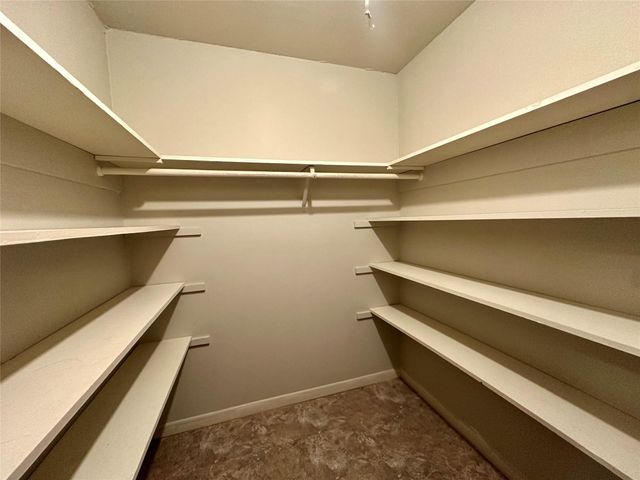 120 Hilltop DR, Elgin, TX 78621
